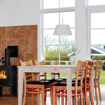 V Xvii Holiday home *